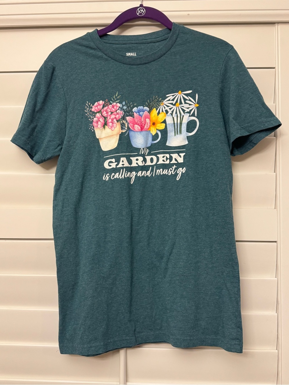 Garden Graphic T-Shirt Women’s Small Floral “My Garden Is Calling” Tee - Picture 2 of 4